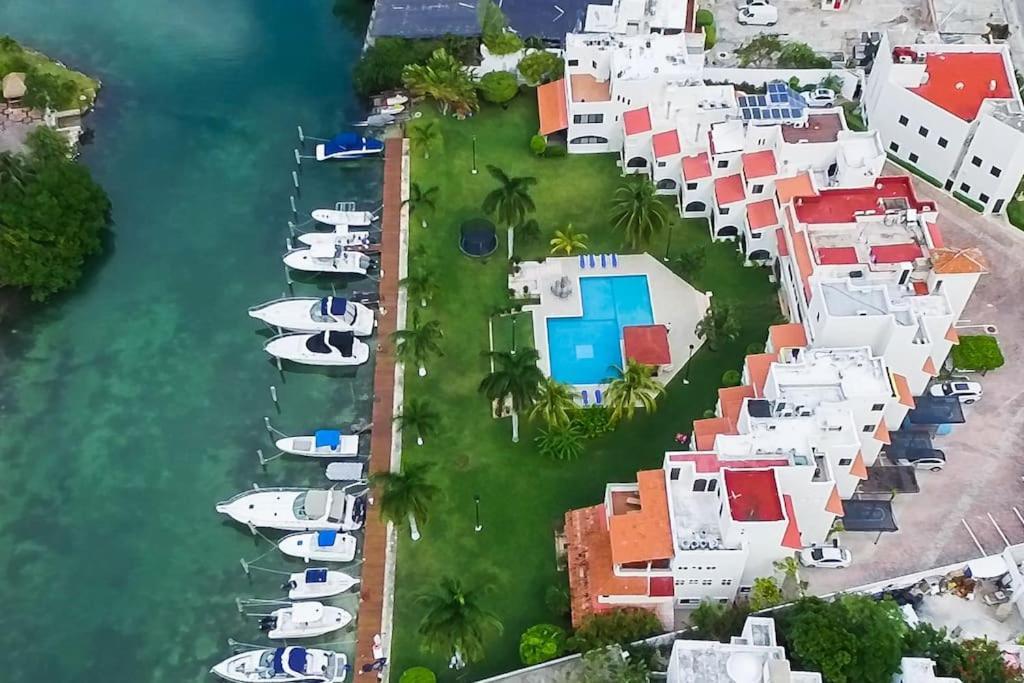 Charming Lagoon Front Villa By Casa Paraiso Cancún Exteriör bild