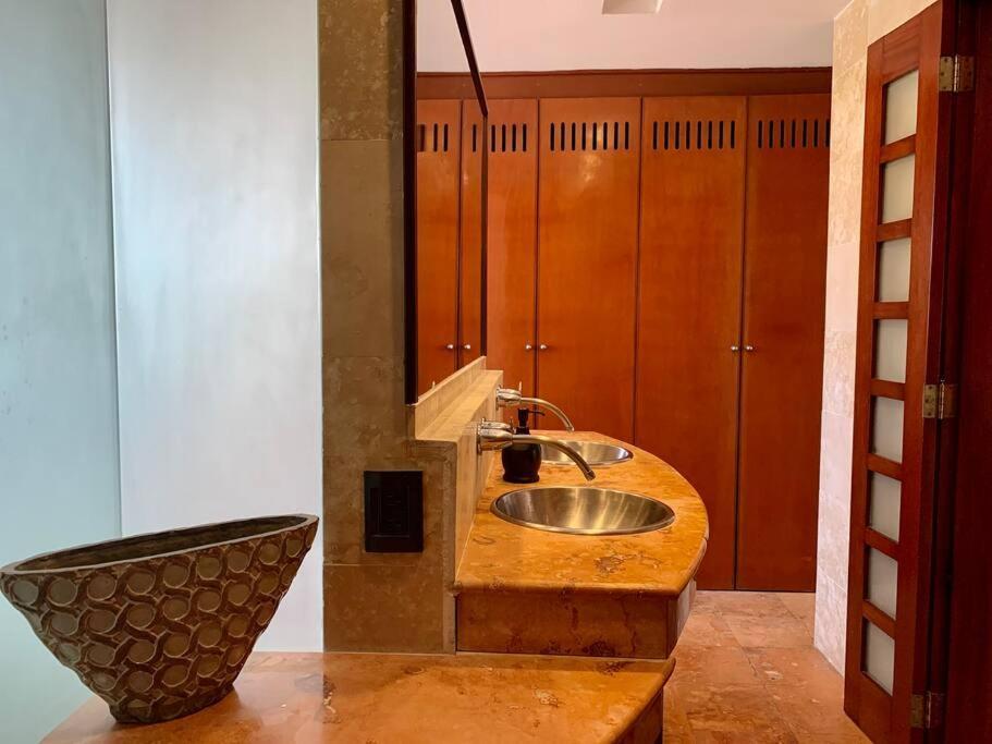 Charming Lagoon Front Villa By Casa Paraiso Cancún Exteriör bild