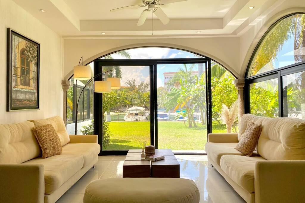 Charming Lagoon Front Villa By Casa Paraiso Cancún Exteriör bild