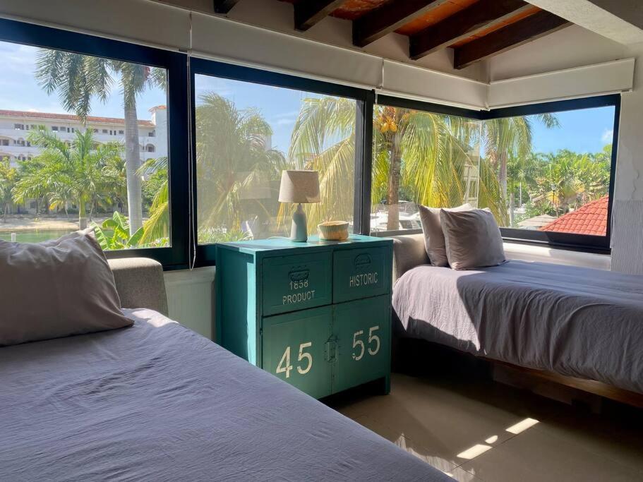 Charming Lagoon Front Villa By Casa Paraiso Cancún Exteriör bild